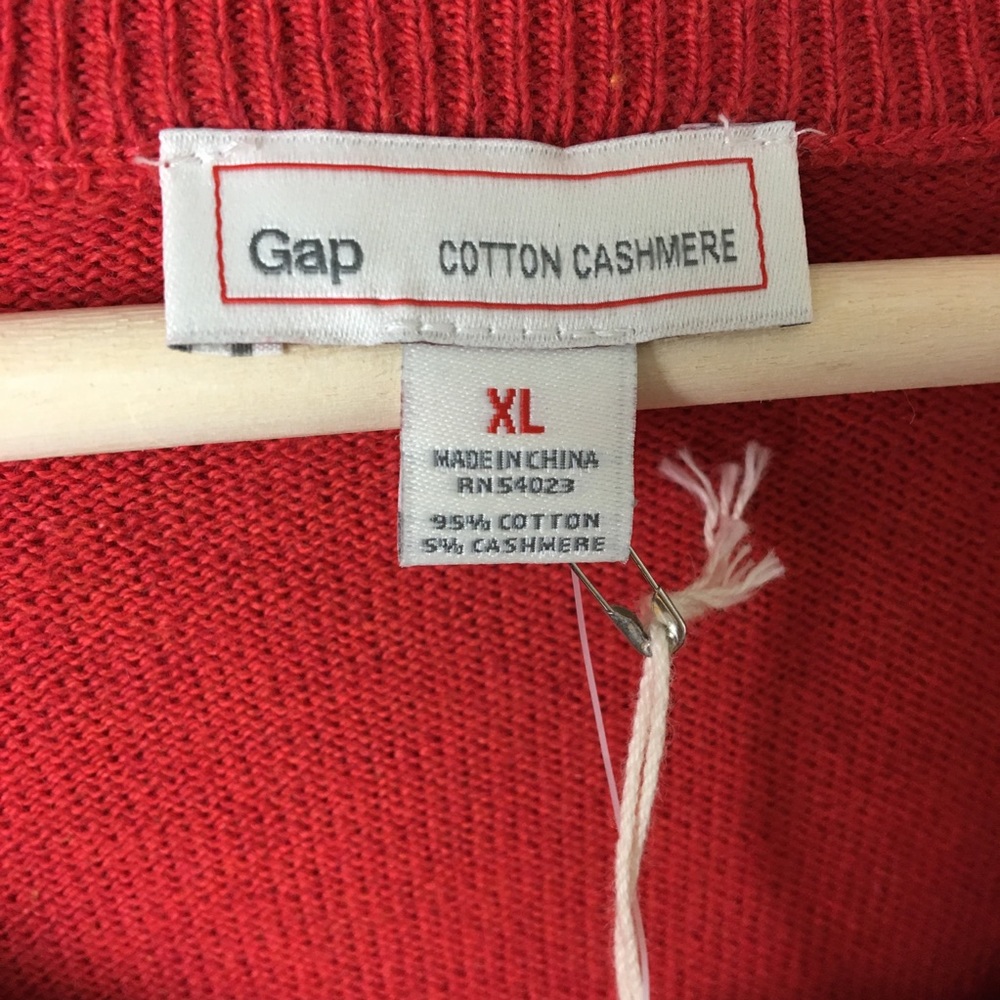 Gap Cotton/Cashmere Blend V-Neck Sweater - Picture 4 of 4